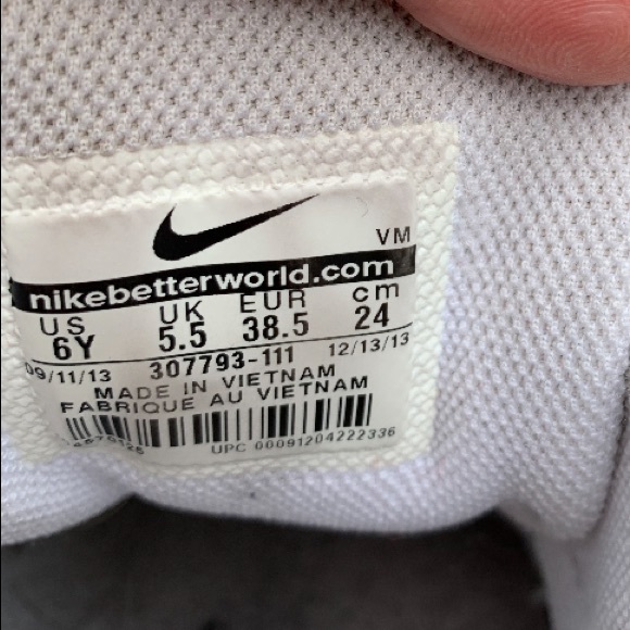 Nike air maxes - Picture 3 of 3